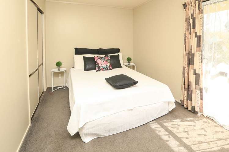 67b Kahikatea Drive Melville_12