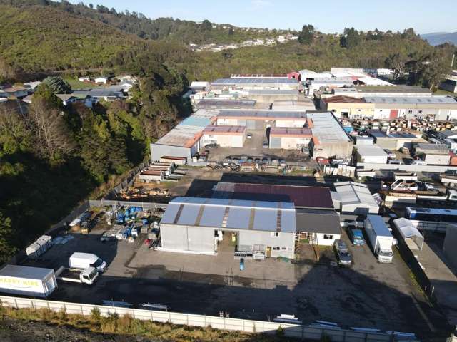 Secure Industrial Facility with 1,200 m&sup2;+ Yard