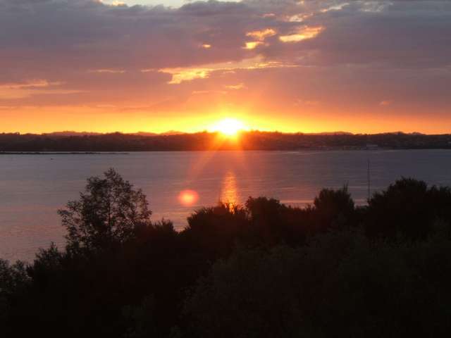 Sunsets to Die For-Furnished 2BR, 2BA  - free Wifi