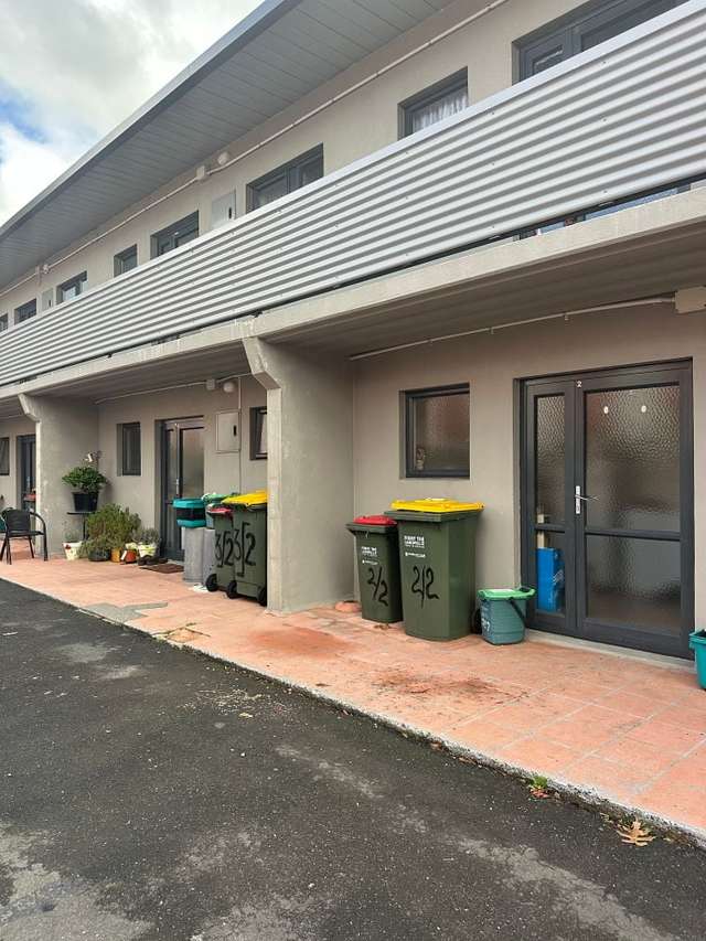 2/2 Hammond Street Hamilton Central_2