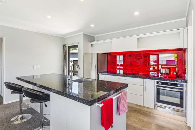 7 Adrian Grove Waikanae Beach_7