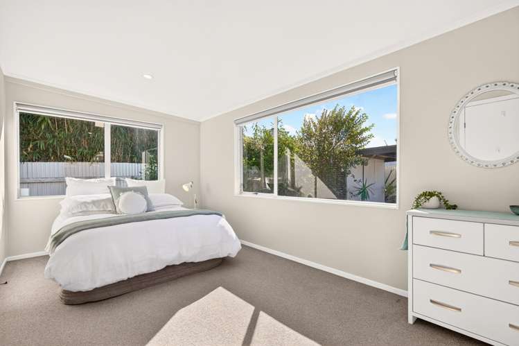 77A Vodanovich Road Te Atatu South_11