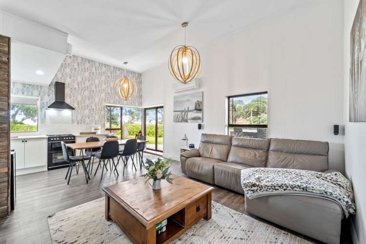 881 Whangaparaoa Road Manly_12