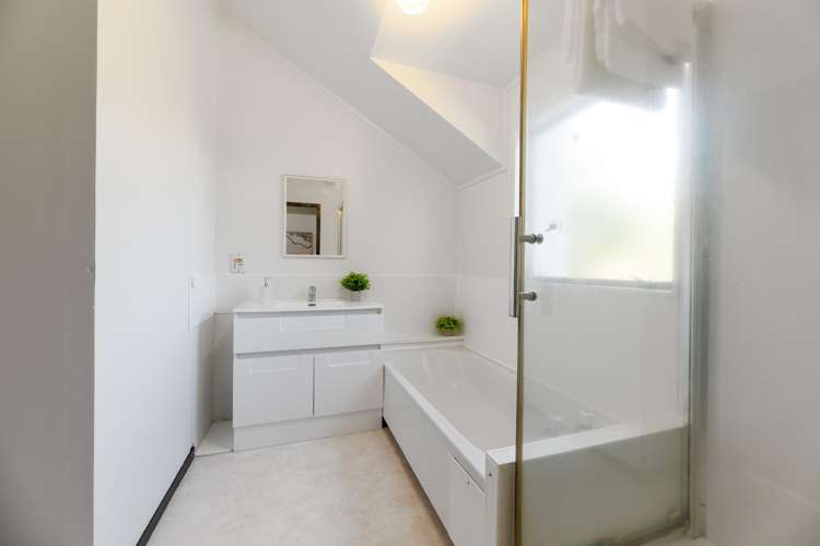 1A Malloy Place Eastern Beach_10