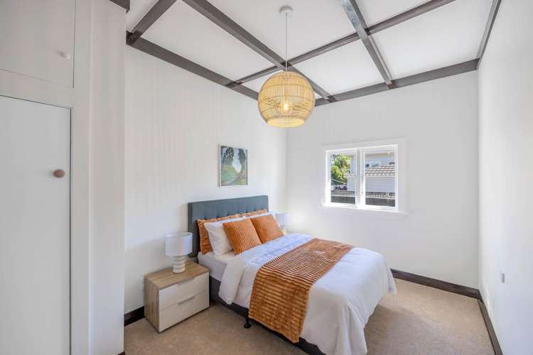 22 Invermay Avenue Mount Roskill_16