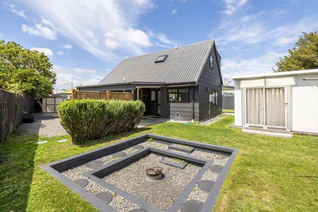 Parkvale Pleaser –Superb Location!