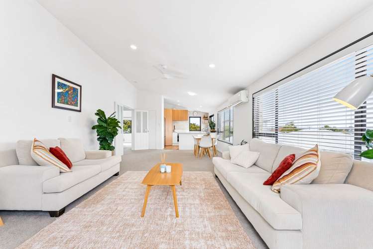2/2 Marama Street_4