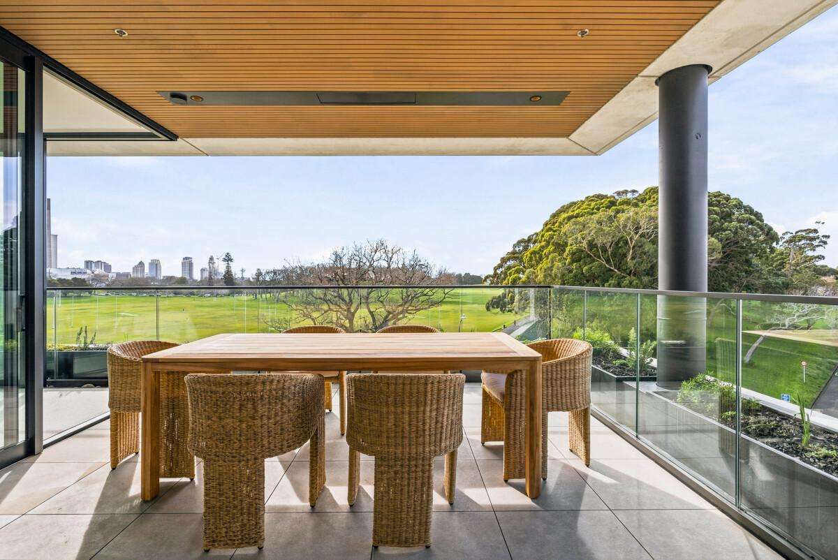 81 Carlton Gore Road_0