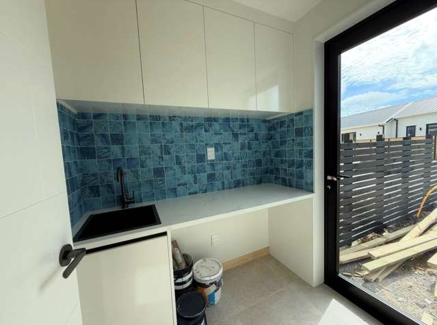 Unit 4/91 Otuwairoa Esplanade Papakura_3