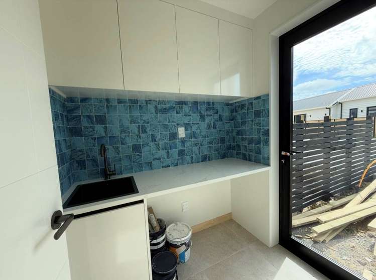 Unit 5/89 Otuwairoa Esplanade Papakura_5