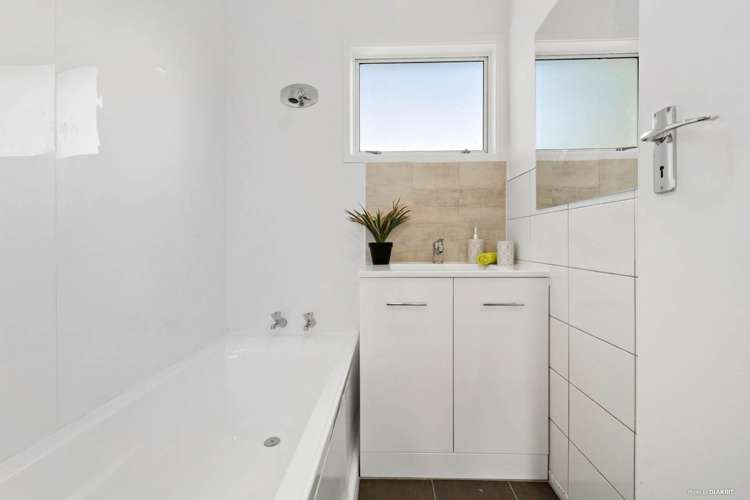 1/5 Sharland Avenue Manurewa_5