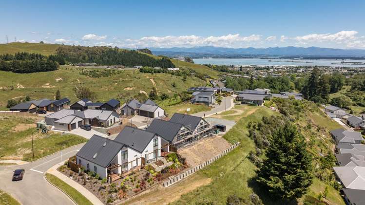 4 Hill Tops Way Stoke_18