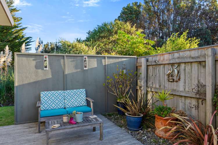 5 Byron Brown Place Otaki Beach_18