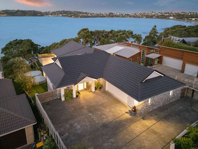 Coastal Paradise Clifftop with Sweeping Views!