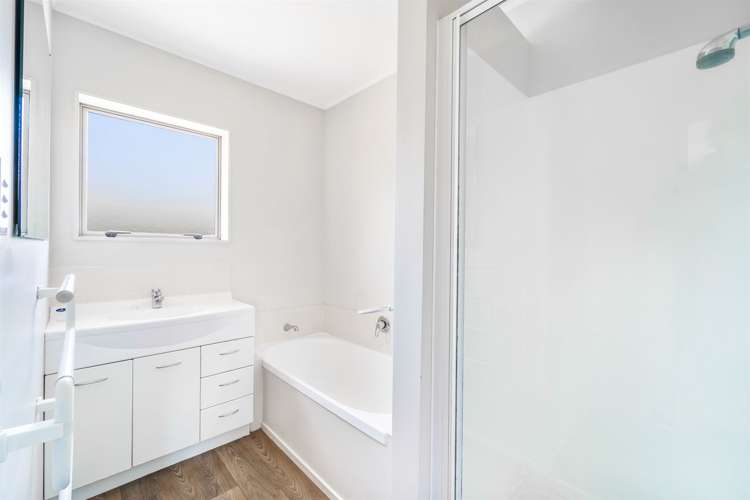 1/40 Red Beach Road Red Beach_16