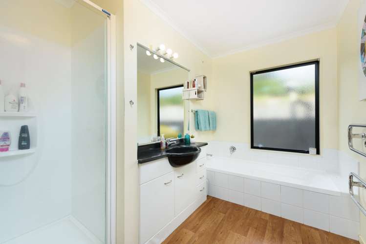 52 Panorama Drive Welcome Bay_11