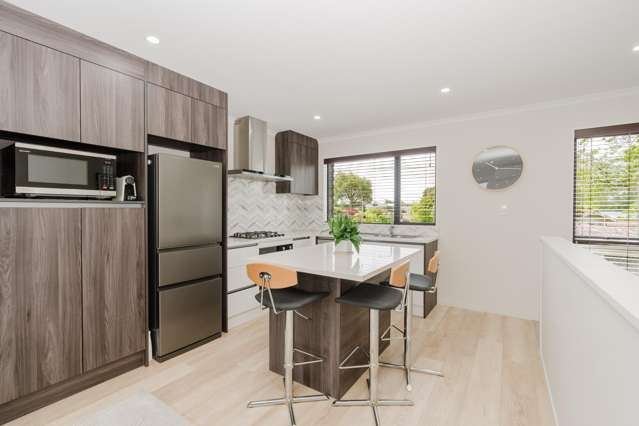 2/11 Gazeley Avenue Silverdale_2