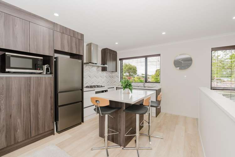 2/11 Gazeley Avenue Silverdale_2