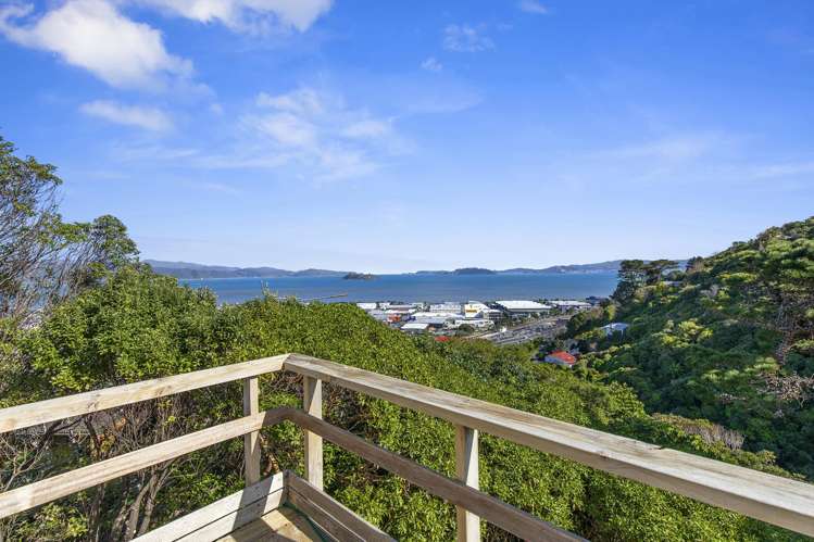 22 Rakeiora Grove Korokoro_35