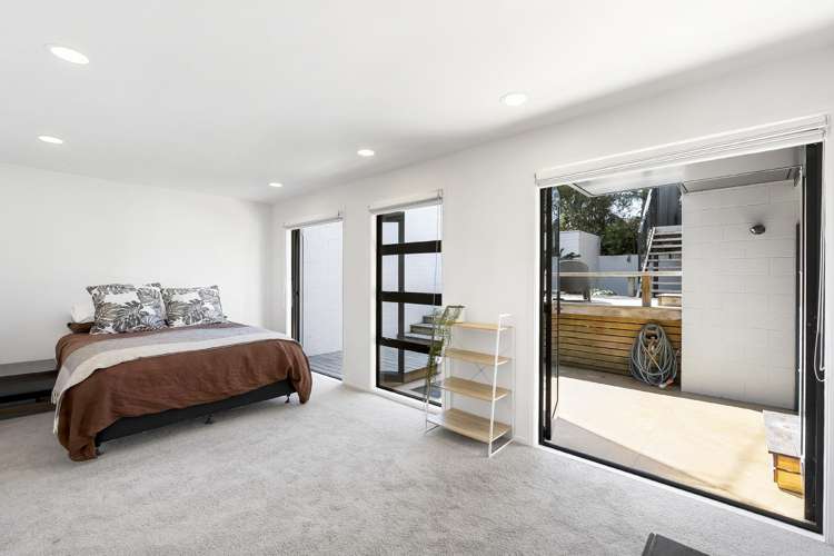 2/86 Seaview Road Castor Bay_25