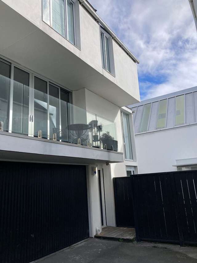 CBD-3 bedrooms with double garage