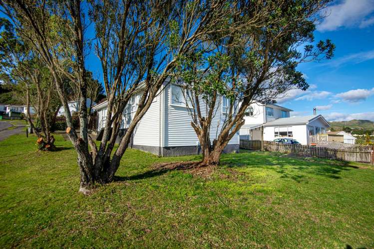 2 Penguin Grove Waitangirua_9