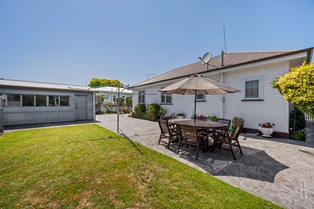 405 Willowpark Road South Akina_1