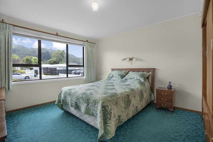 52 Dover Road Wainuiomata_11