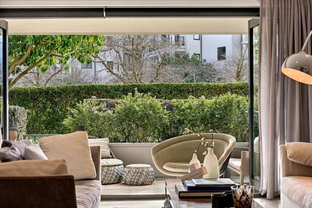 Ground Floor Garden Oasis