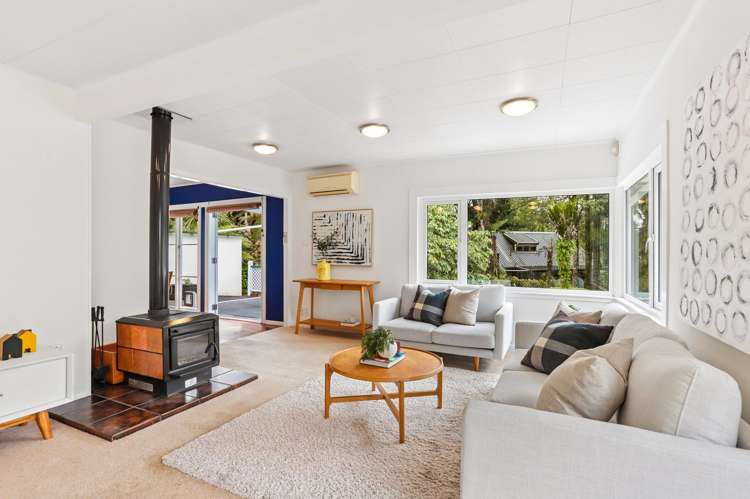 562 Scenic Drive Waiatarua_9
