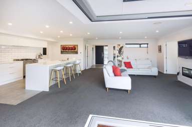 8 Carnaveron Drive_2