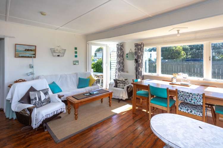 603 Ocean Road Whangamata_7