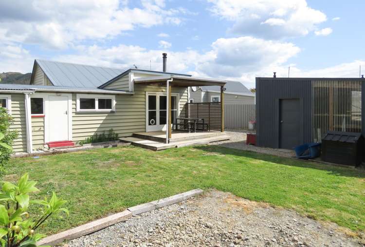 6 Herald Street Reefton_15