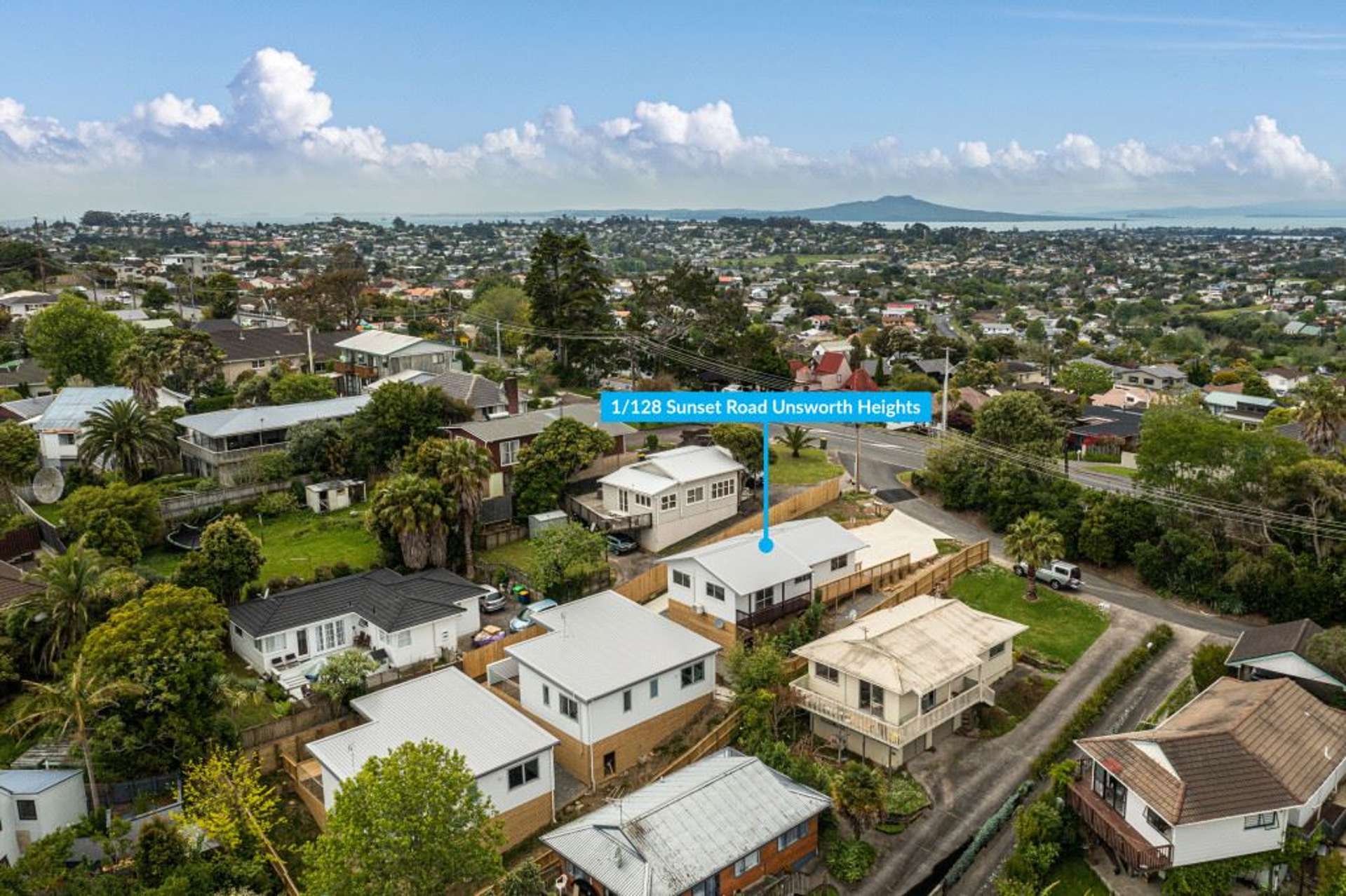 1/128 Sunset Road Totara Vale_0