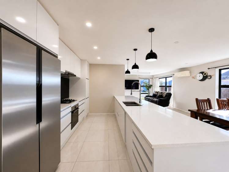 5 Dahlia Drive_3