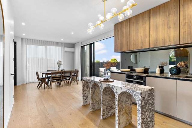 Stylish Freehold Townhouse in Remuera