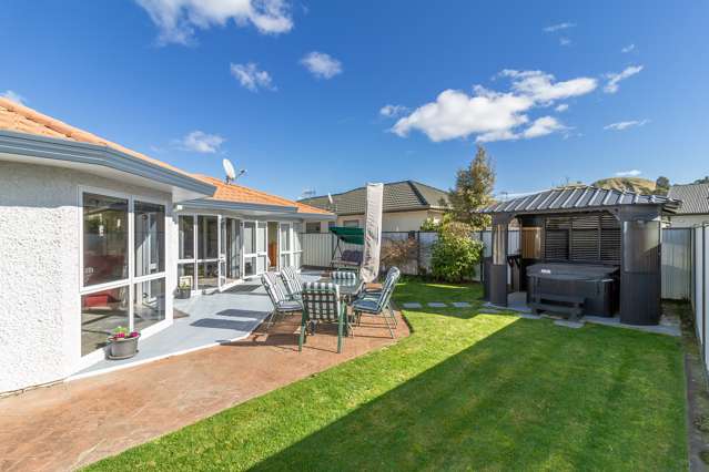 17 Knightsbridge Place Taradale_1