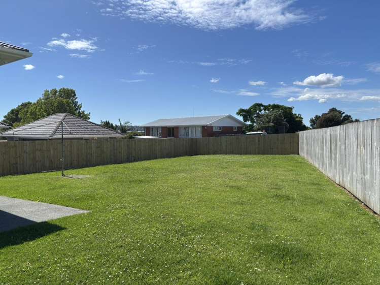 31 School Road Te Atatu South_14