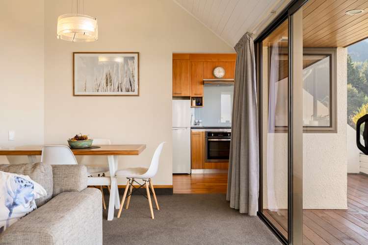 110b Wynyard Crescent Fernhill/Sunshine Bay_13