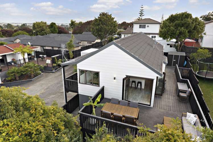 1/150 Bradbury Road Botany Downs_2