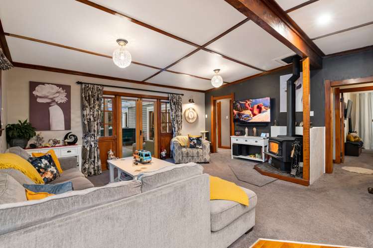 1070 Queen Street East Levin_8