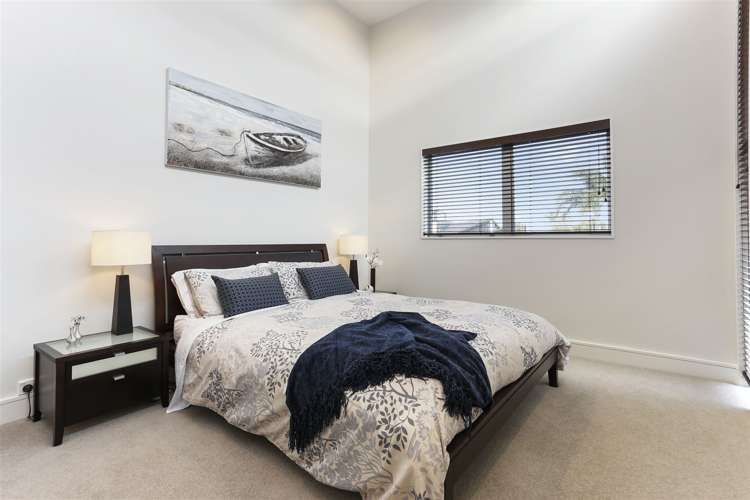 8/258 Hurstmere Road Takapuna_17