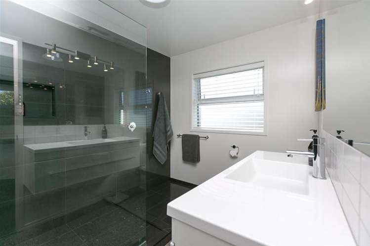 2 Dolphin Parade Bell Block_19