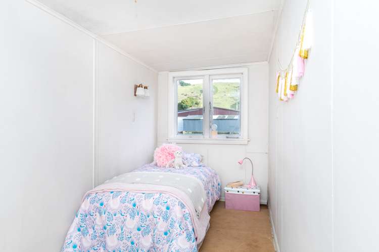 1215 Pouewe Street Kawhia_19