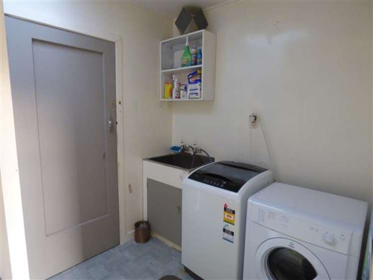 12 Cossens Street Balclutha_15