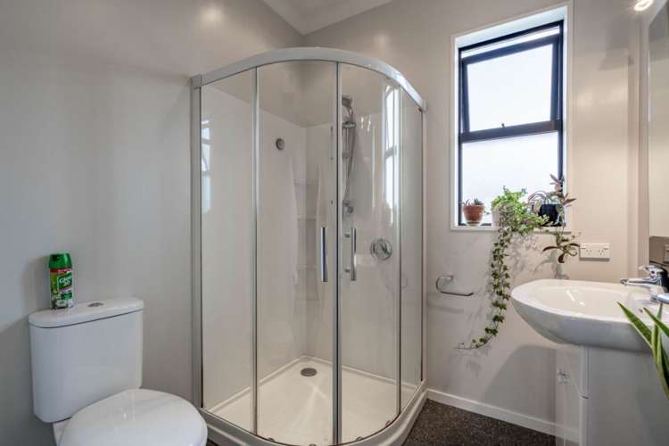 775 Queens Drive Waikiwi_16