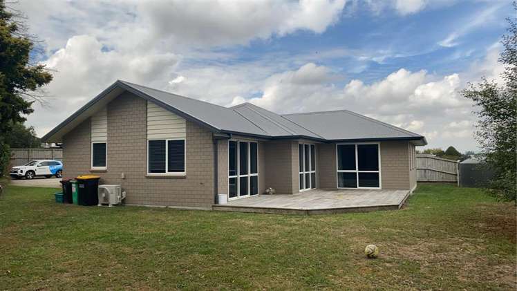27 Andrew Hilton Close_0