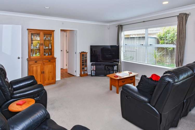 39 Stranraer Crescent Wattle Downs_8