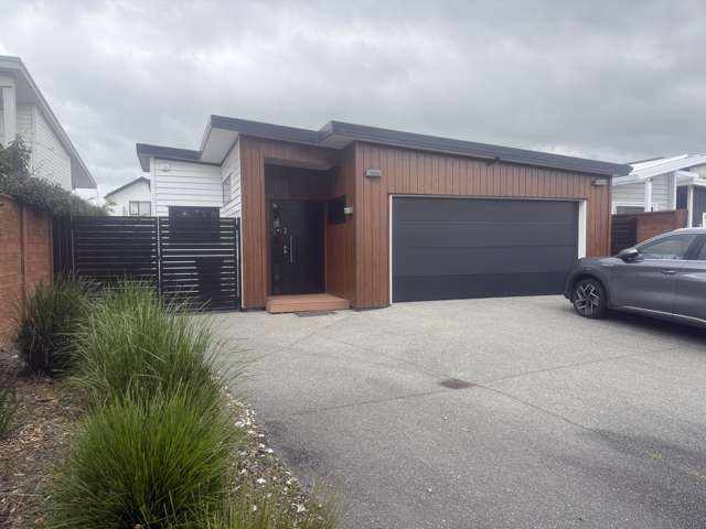 Modern Single-Level Living Just Moments from the Beach