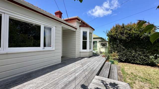 Stunning 4-bedroom haven in desirable Mt Eden Location!